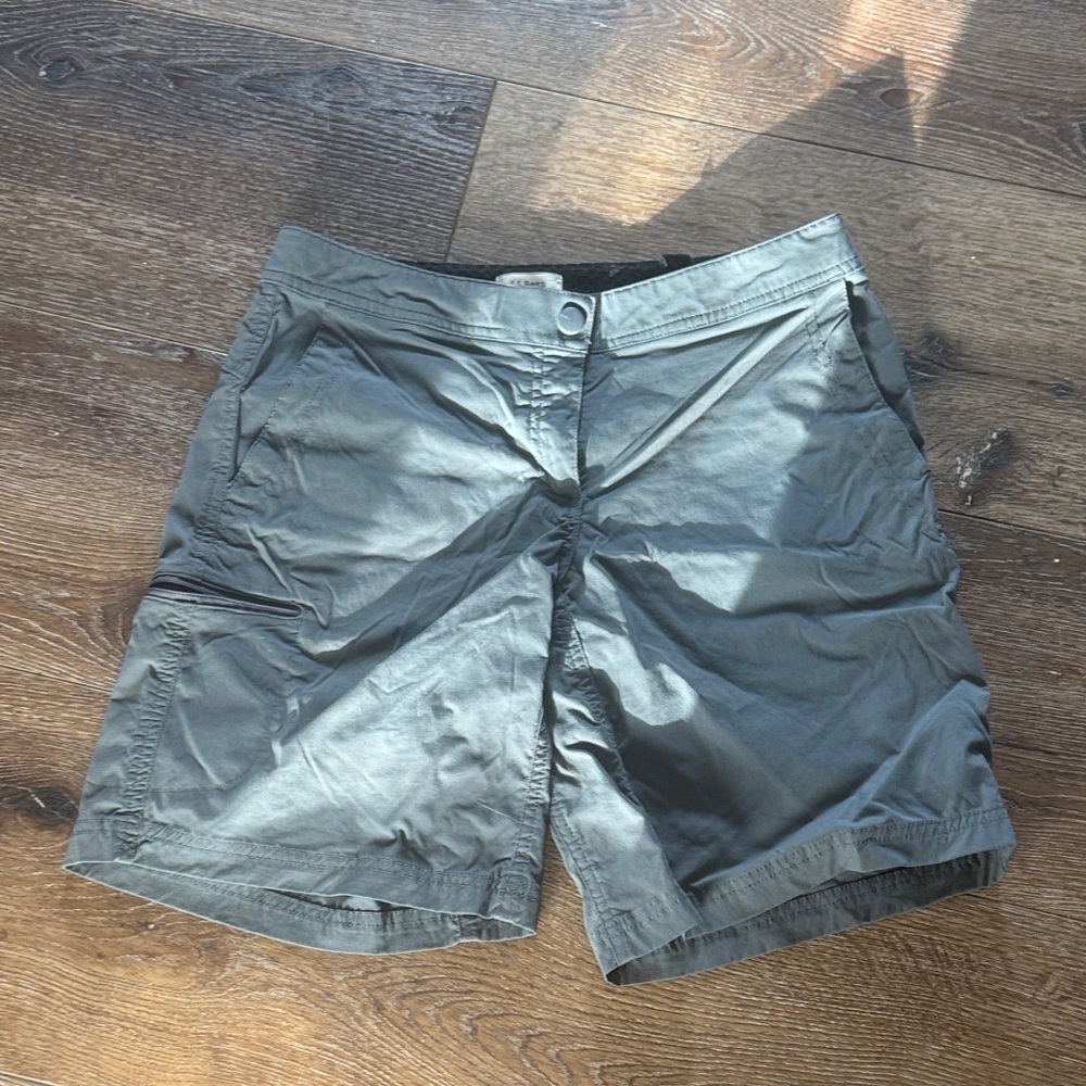 L.L. Bean gray shorts 4